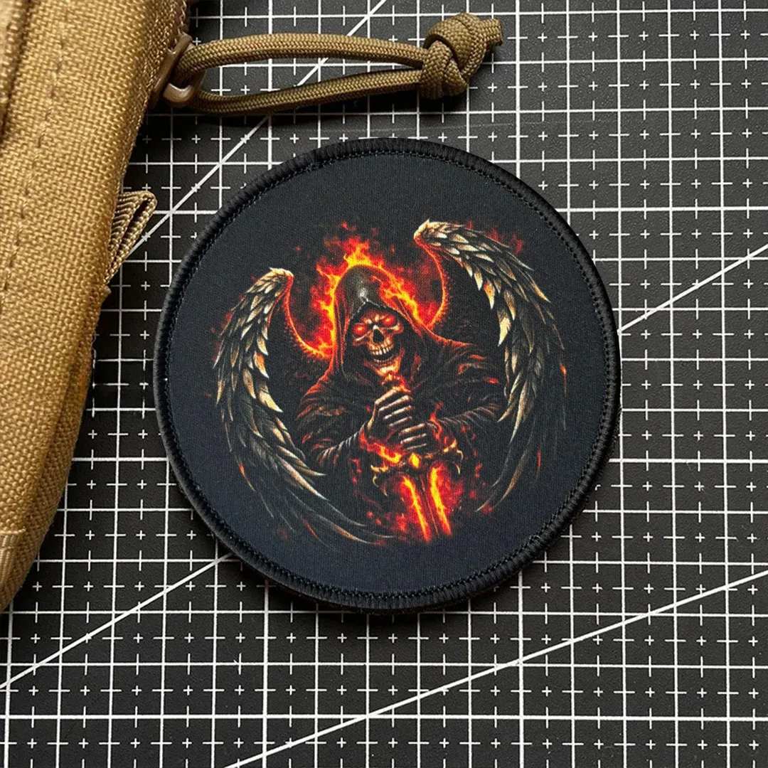 Parche bordado Grim Reaper Ángel Oscuro con espada flameante - imagen 4