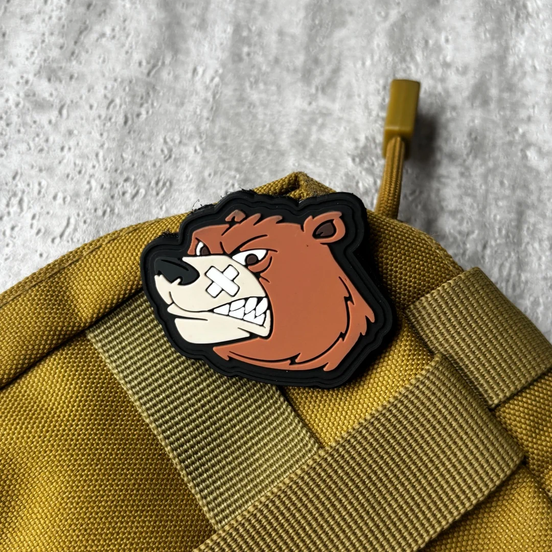 Parche táctico de PVC 3D Oso Herido con velcro para mochila - imagen 5