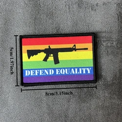 Parche táctico moral "Defend Equality" para equipamiento MOLLE