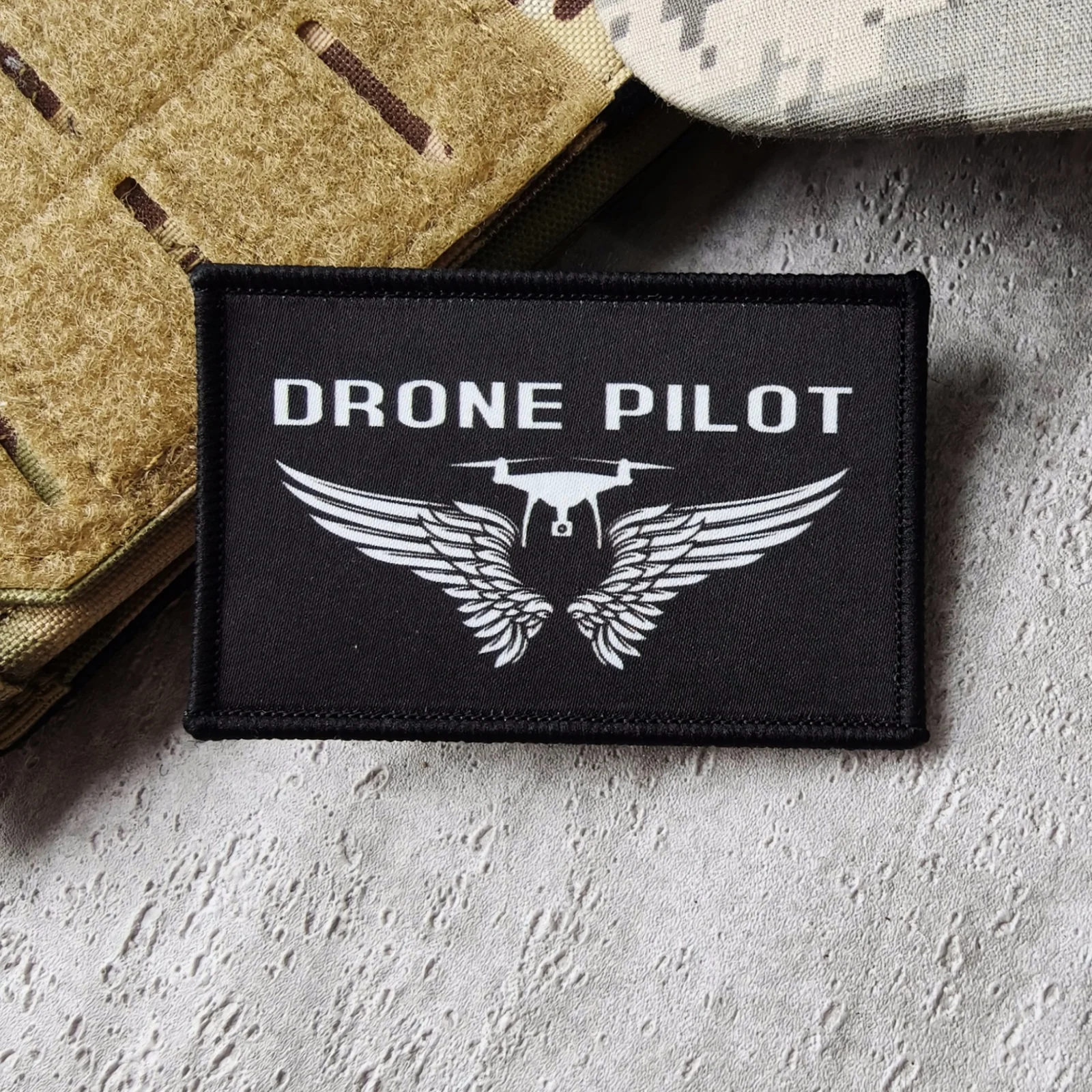 Parche táctico de piloto de dron con alas y velcro - imagen 5