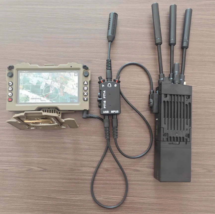 PTT táctica para walkie-talkie con sujeción en el pecho - imagen 3