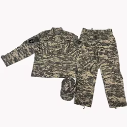 Uniforme táctico ACU UCP con gorra de combate y pantalón camuflado