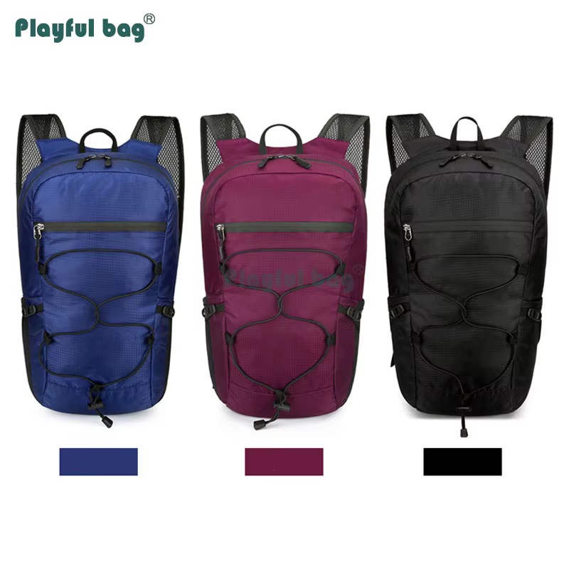 Mochila plegada y lista para guardar