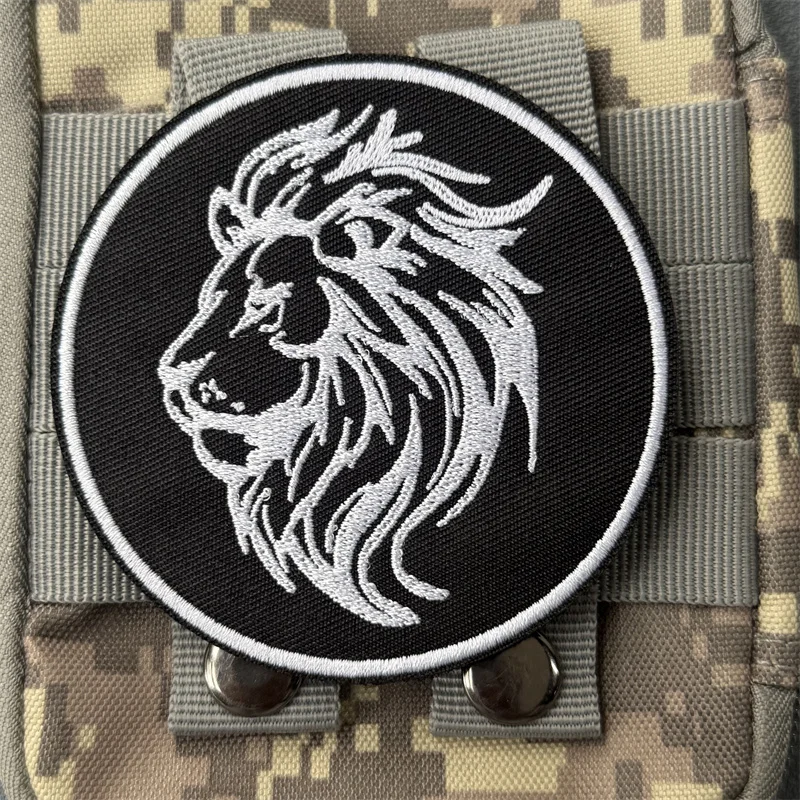 Parche táctico León bordado con velcro para mochila y ropa - imagen 5