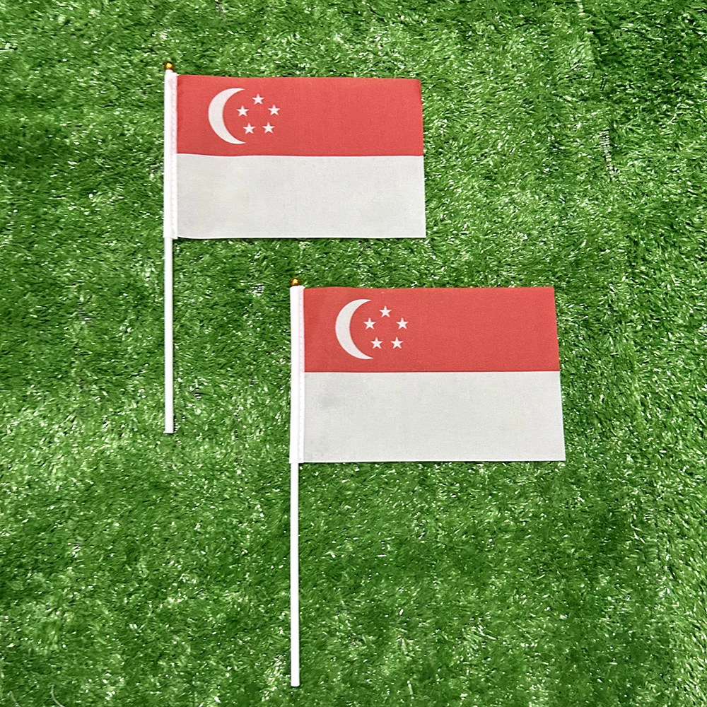 Bandera de Singapur de poliéster con asta de plástico para mano - imagen 3