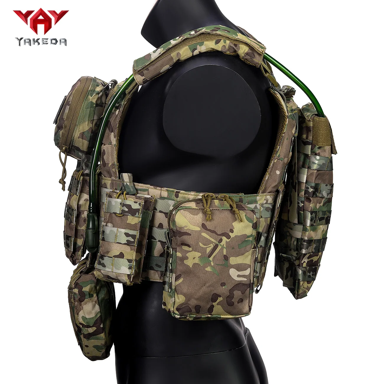 Chaleco camuflado con enfoque funcional