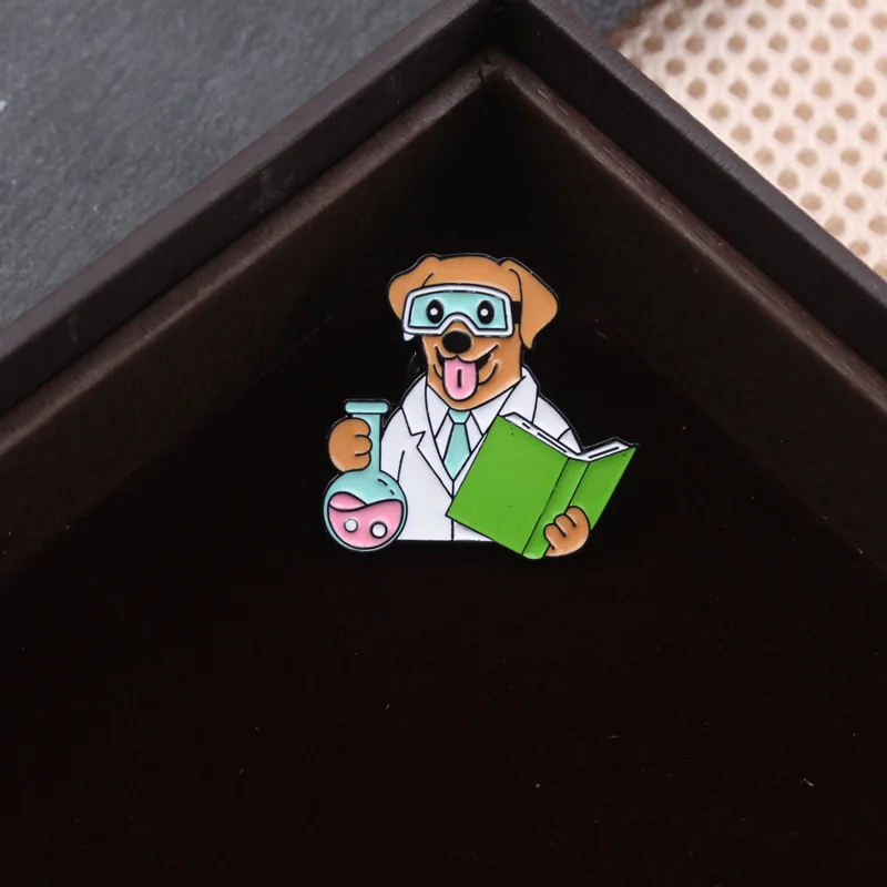 Pin metálico de animales pequeños – químico en dibujos animados - imagen 3