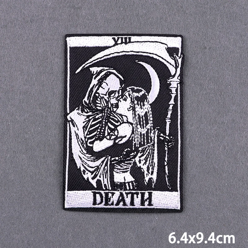 Diseño de parche con símbolo de la muerte