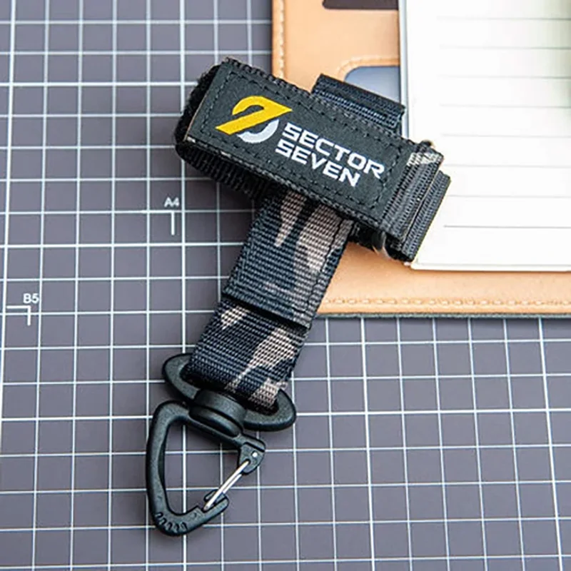 Mosquetón táctico MOLLE multiusos para guantes, cuerdas y llavero - imagen 3