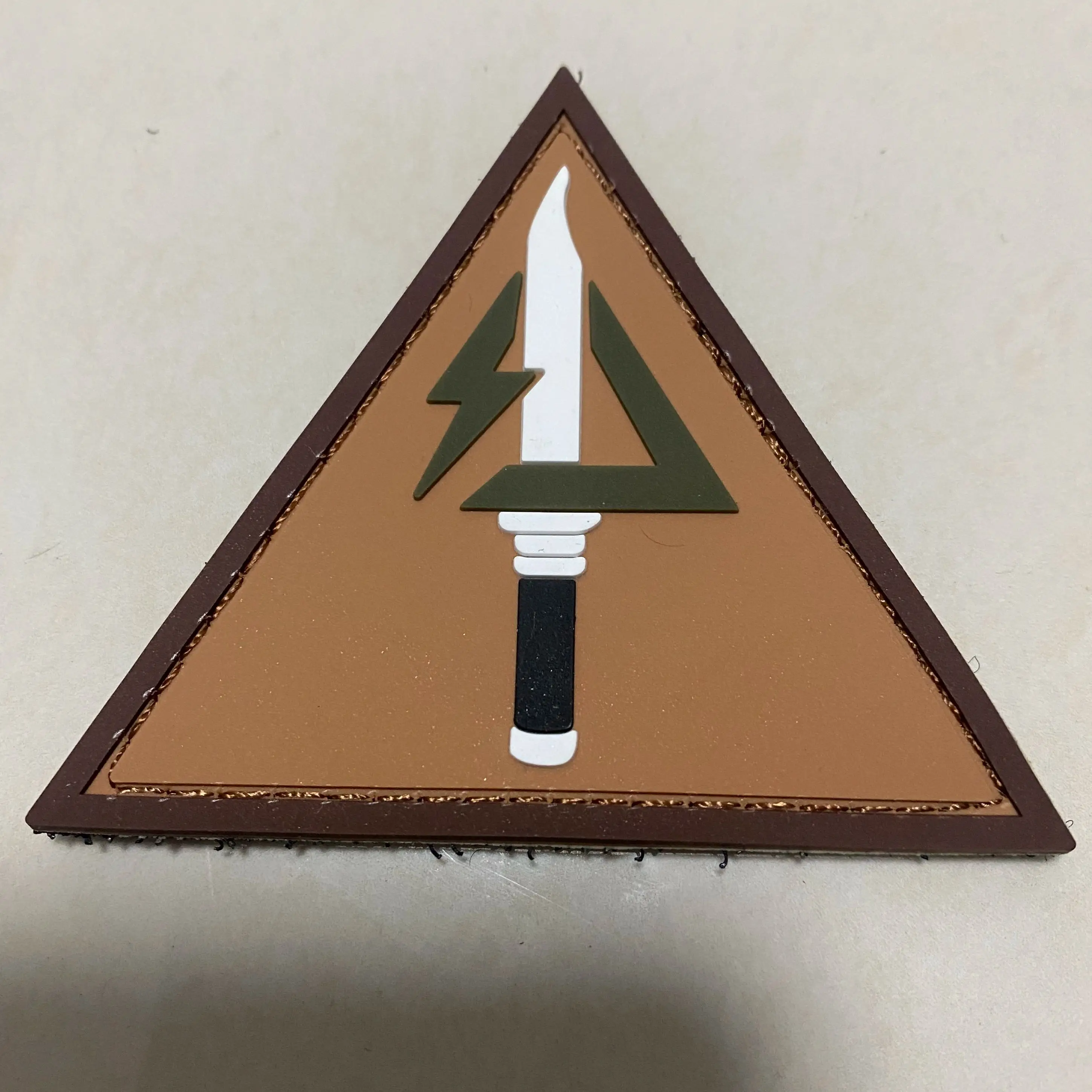 Parche termoadhesivo PVC logo personalizado 3D silicona para ropa - imagen 4