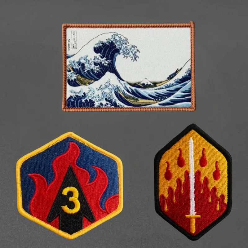 Parche táctico bordado llamas y espadas – Insignia velcro militar - imagen 4