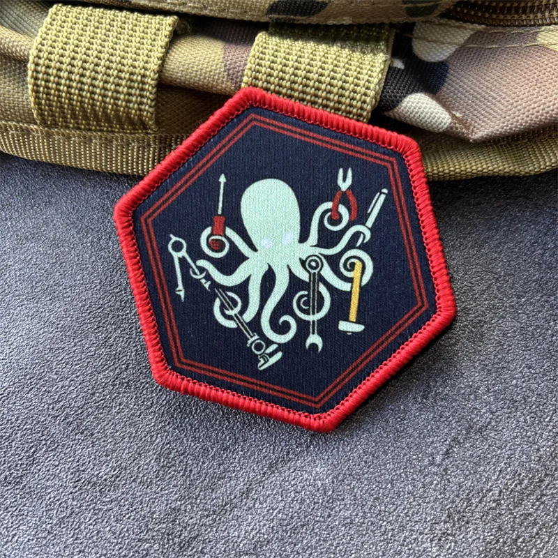 Parche militar pulpo con garras