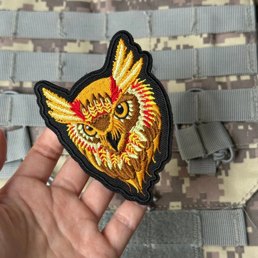 Parche táctico bordado búho dorado con gancho y bucle para mochila - imagen 3