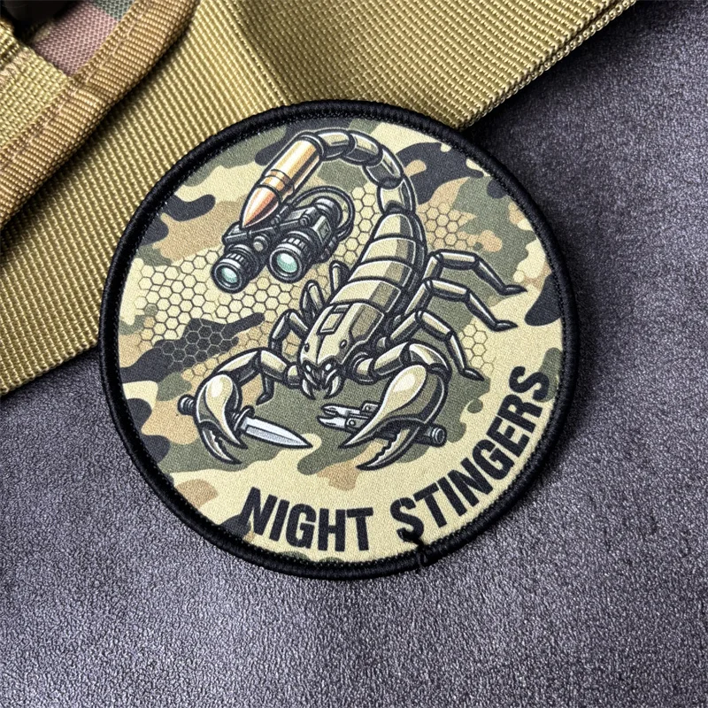 Parche táctico militar escorpión con velcro para insignia moral - imagen 3