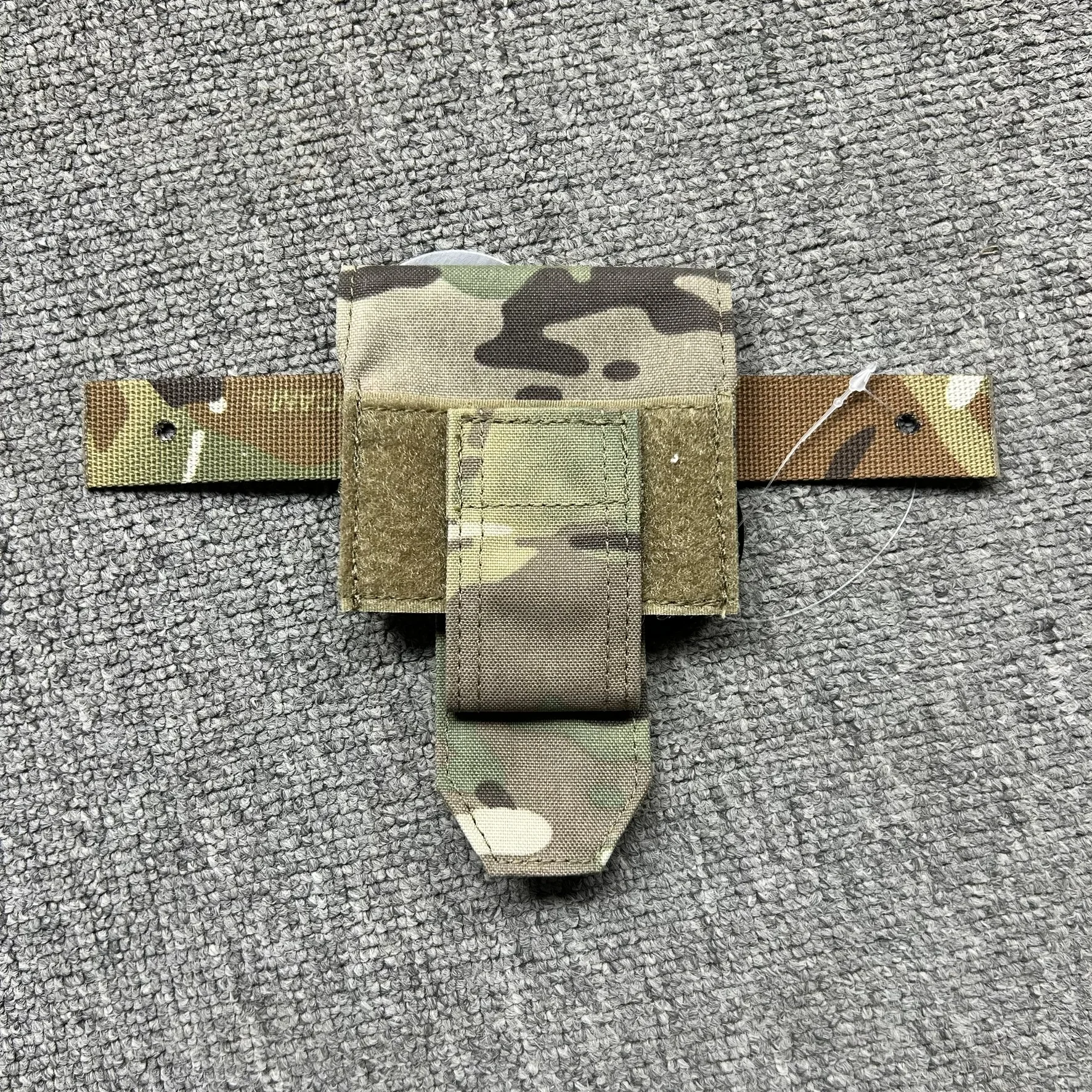 Detalle del interior con compartimento para batería NVG