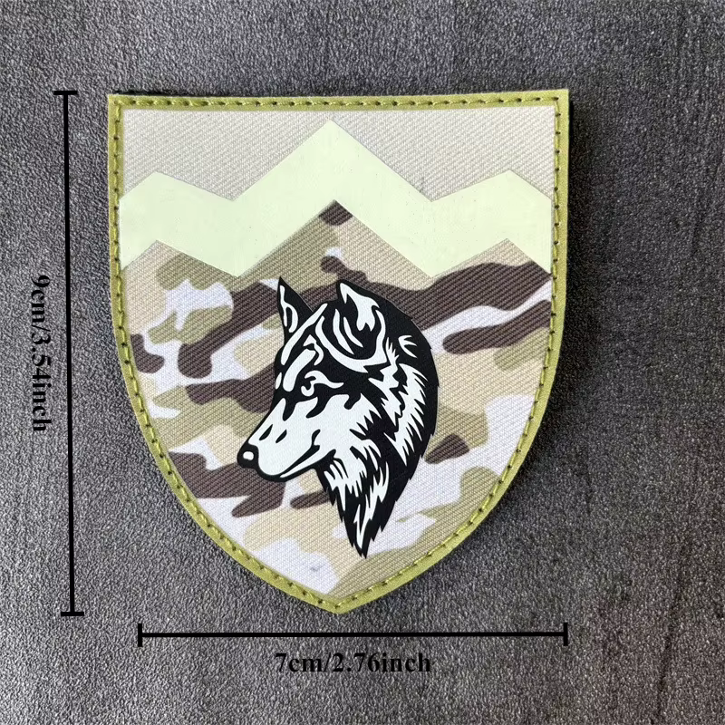 Parche táctico luminoso con escorpión de lobo en velcro - imagen 2