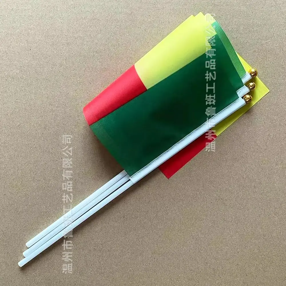 Bandera de Benín de mano con asta de plástico para decoración - imagen 4