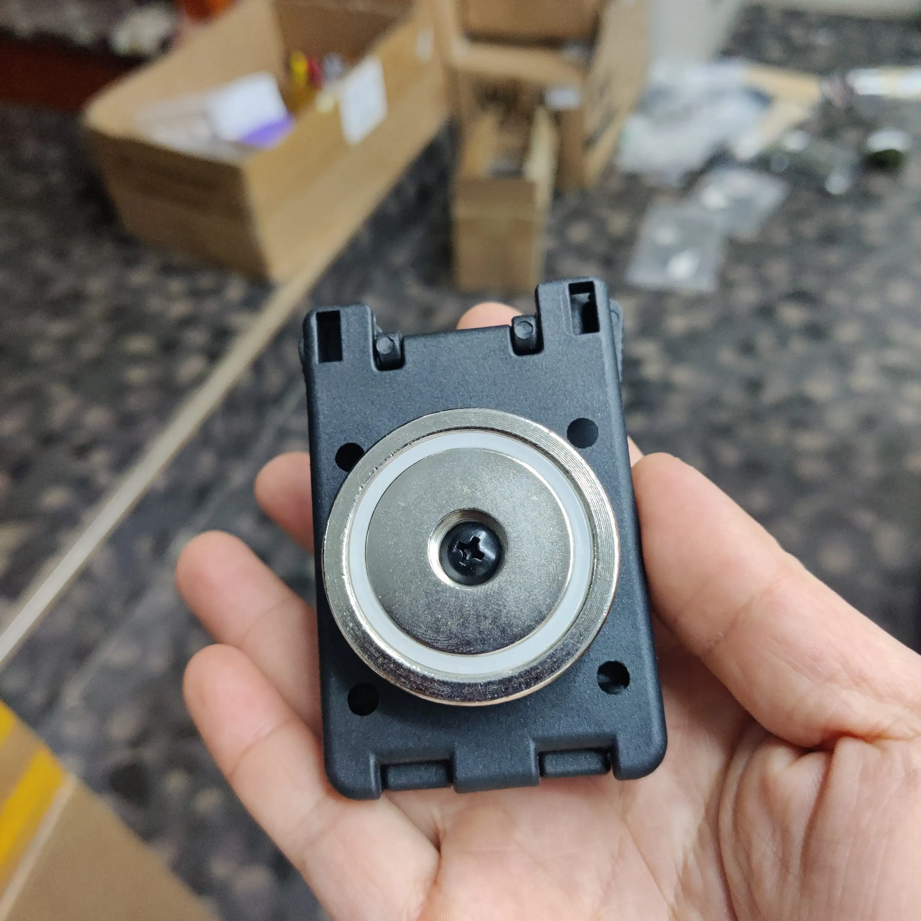 Funda pistola táctica magnética con clip de cinturón y ventosa - imagen 5