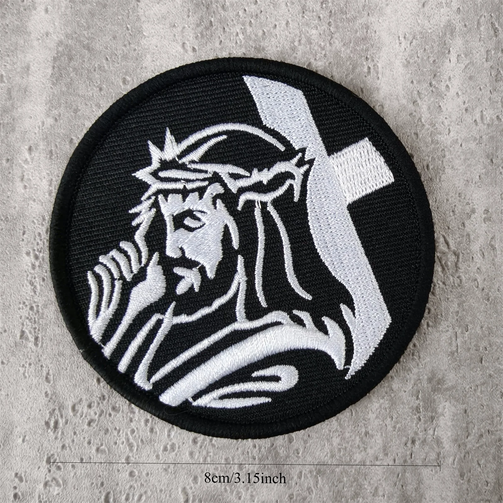 Parche religioso Cruz de Jesús bordado con velcro para mochila - imagen 5