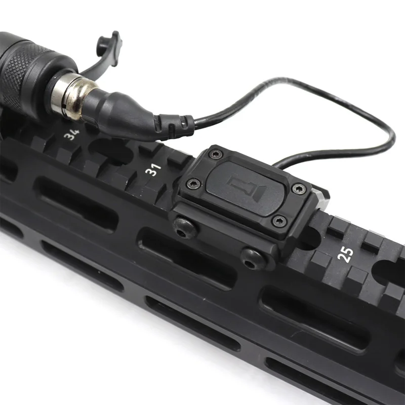 Interruptor de presión táctico para linterna con riel Picatinny o MLOK - imagen 2