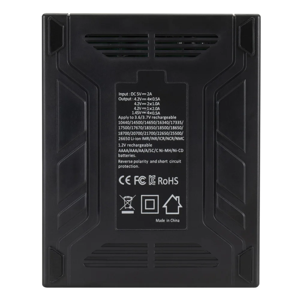 Cargador Alonefire D4 con pantalla LCD mostrando el estado de carga