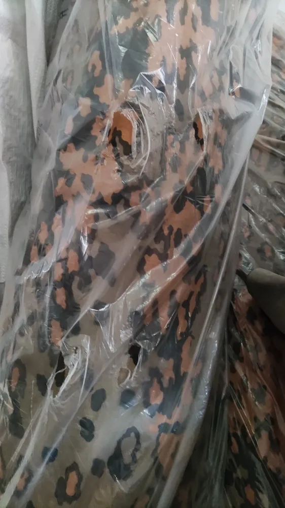 Tela camuflaje doble cara hoja roble alemán y palmera, algodón fino