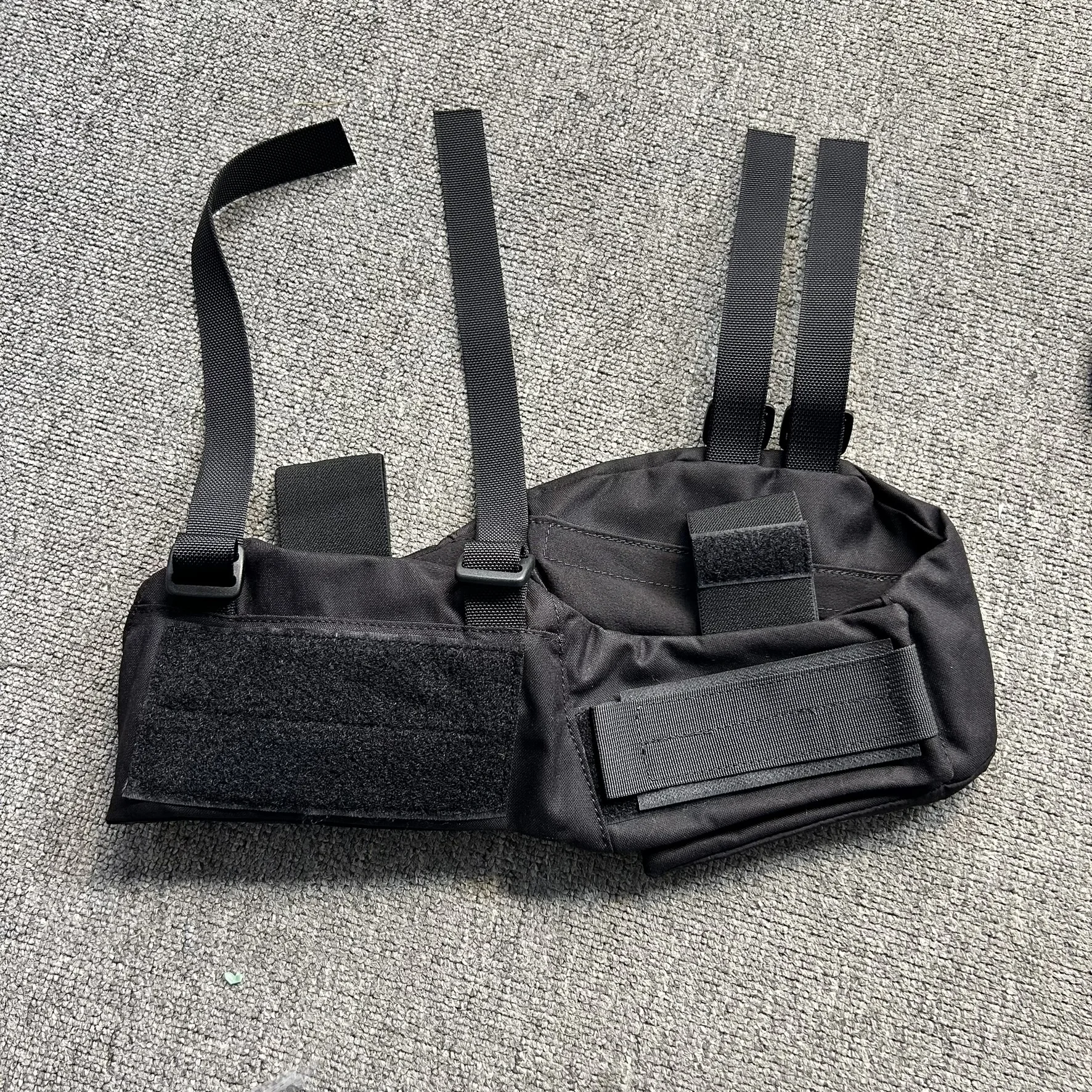 Protector de cuello táctico ajustable con liberación rápida - imagen 5
