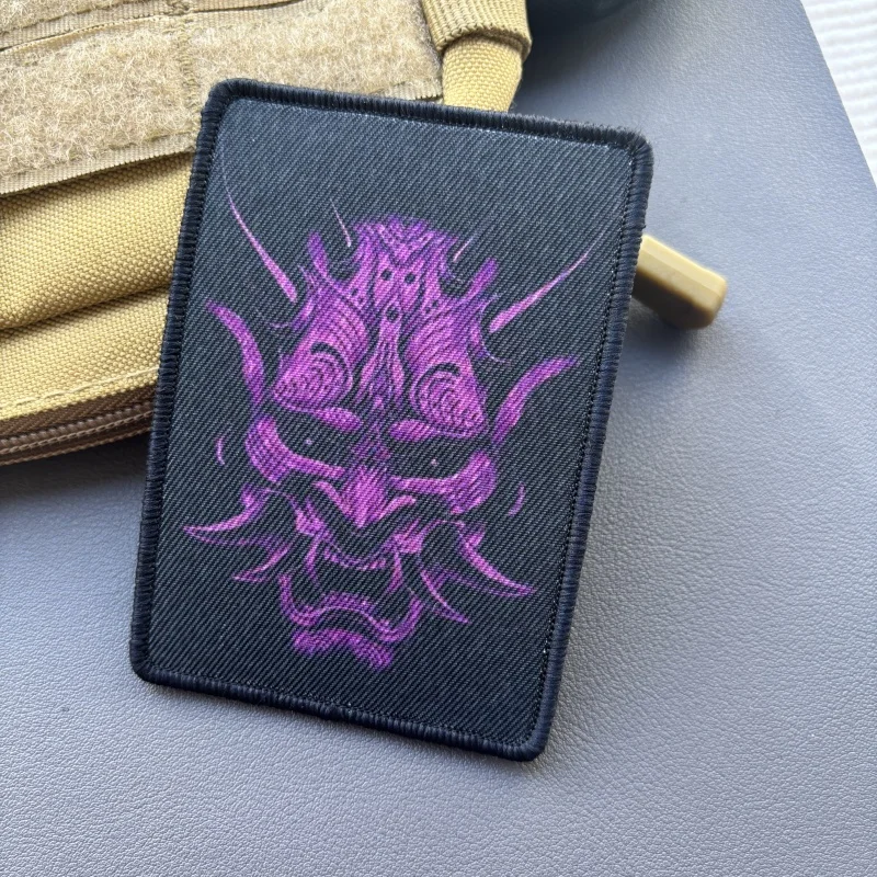 Parche velcro demonio japonés – Insignia táctica para mochilas - imagen 3
