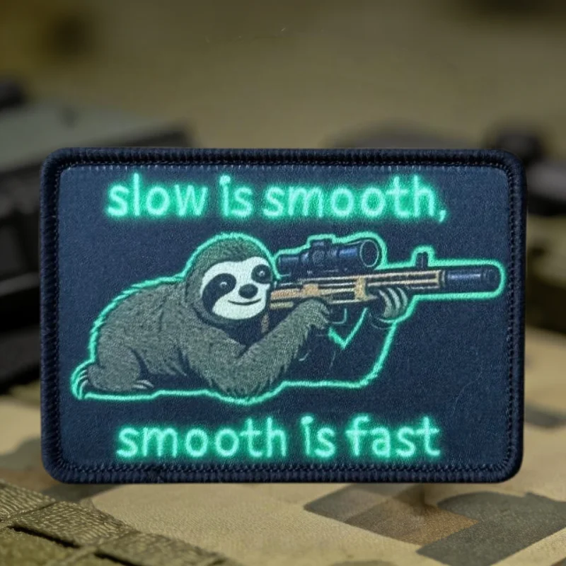 Parche táctico bordado Slow Is Smooth, velcro gancho y bucle - imagen 2