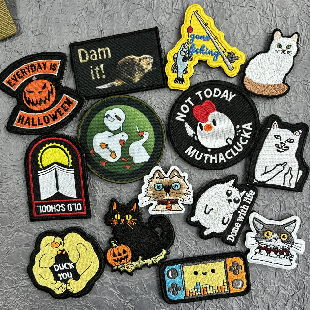 Parche de gato bordado mostrando detalle del diseño