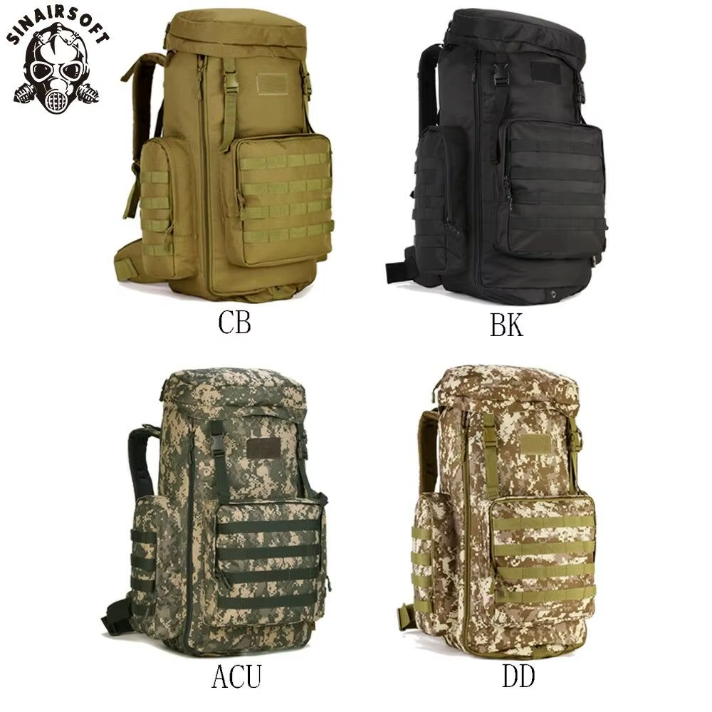 Detalle del sistema MOLLE en la mochila
