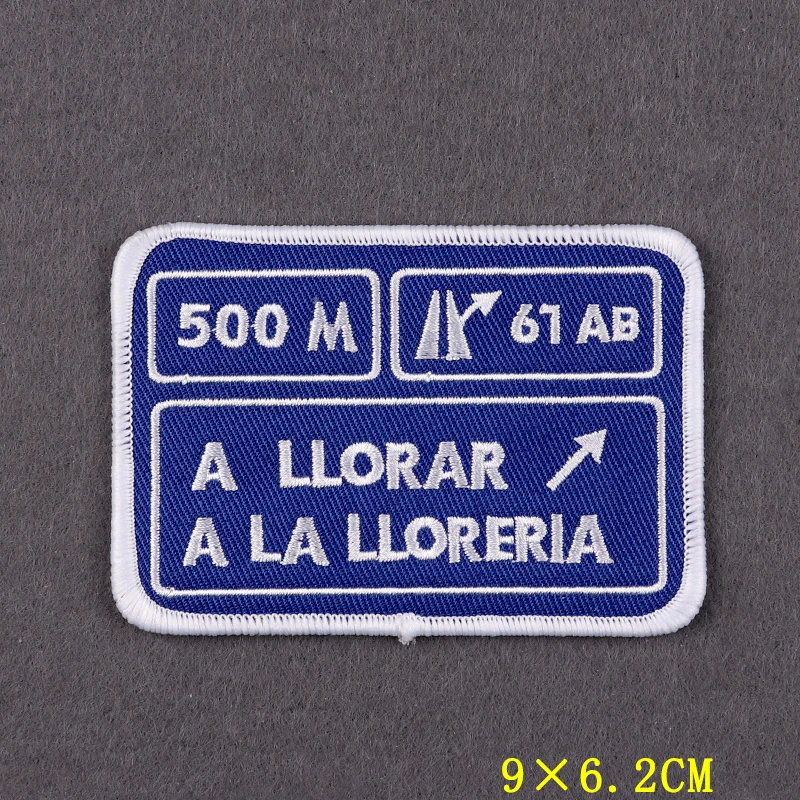 Parche termoadhesivo bordado con eslogan para ropa y mochila - imagen 3