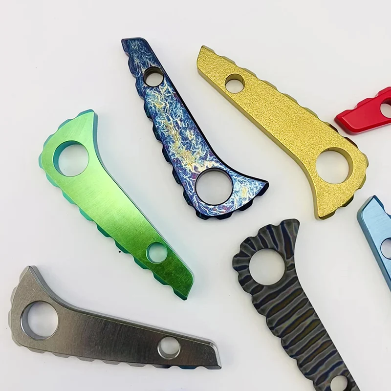 Espaciador trasero de titanio Spyderco Paramilitary para cuchillos