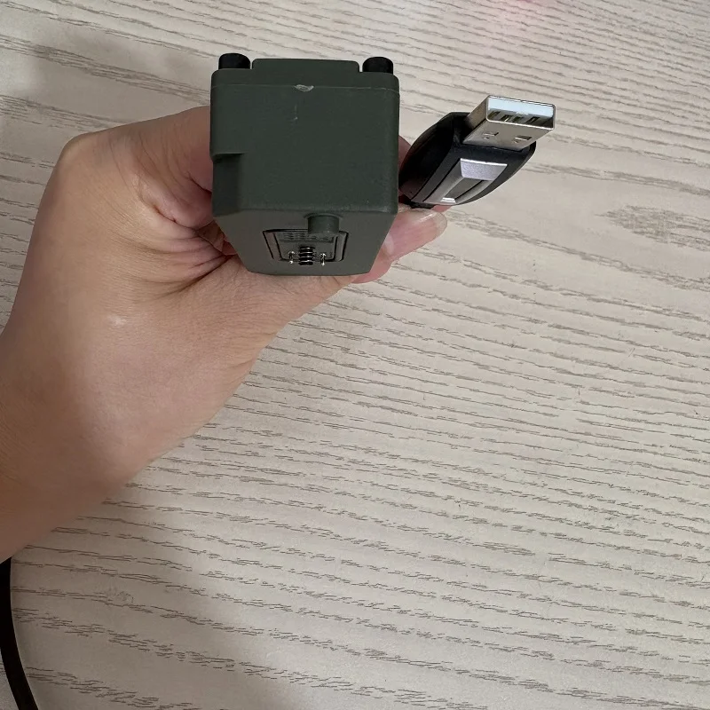 Cable de datos para actualización de frecuencia y firmware
