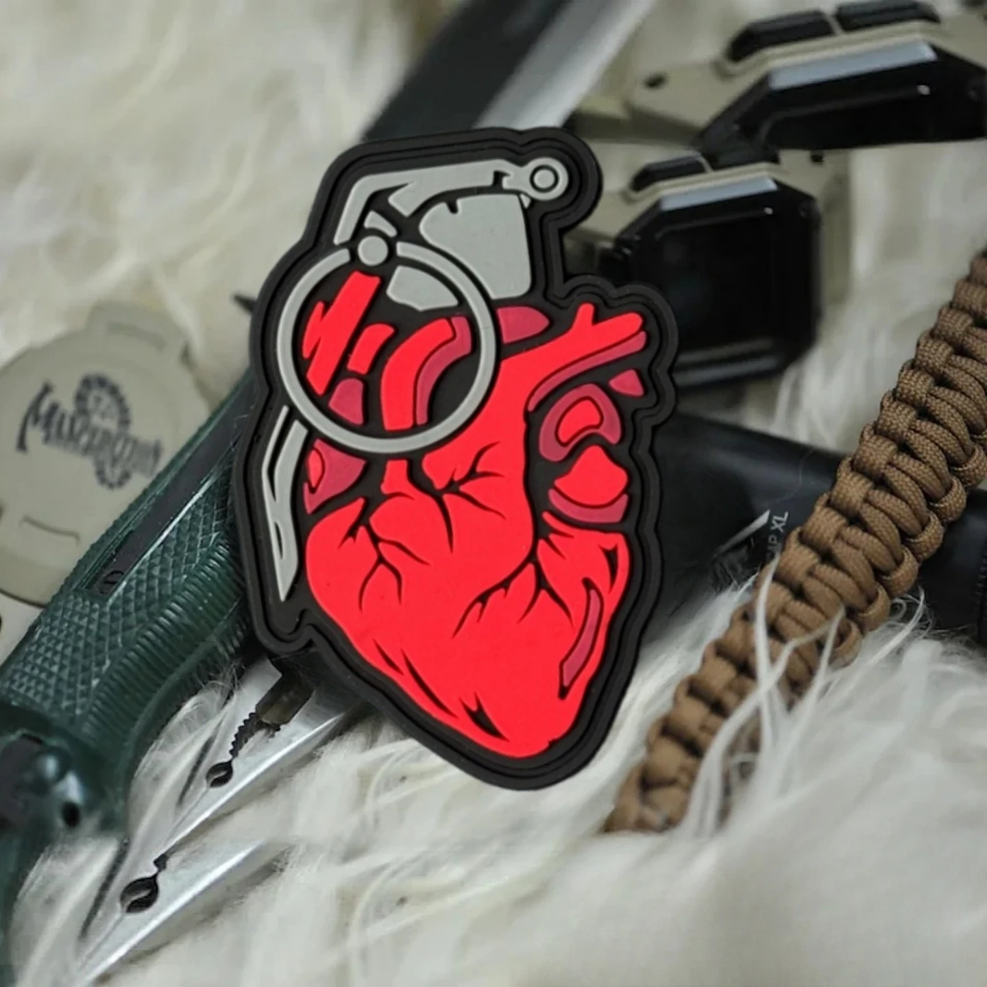 Parche táctico PVC corazón adhesivo – Ajuste MOLLE para mochila militar - imagen 2
