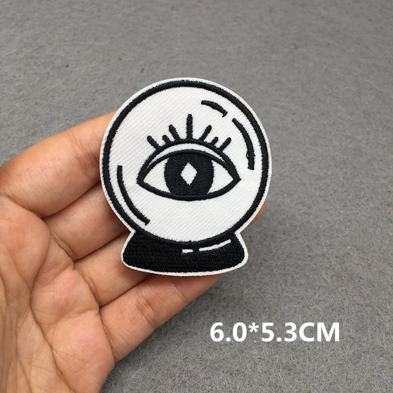 Parche planchable calavera punk negro blanco bordado estilo táctico - imagen 5