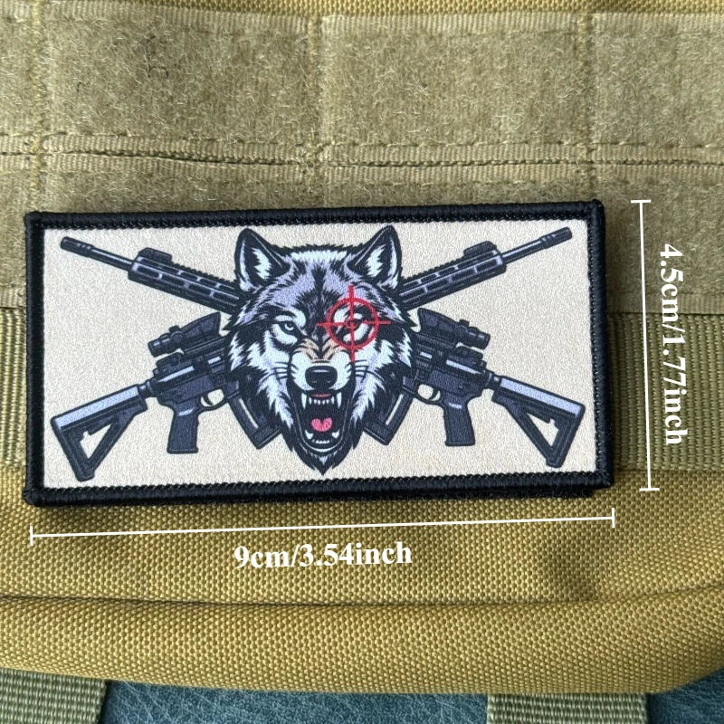 Parche táctico lobo con fusiles cruzados – gancho y bucle airsoft - imagen 3
