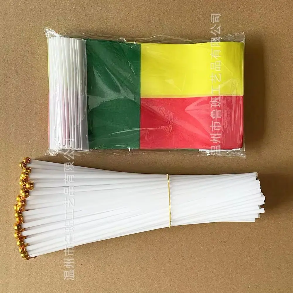 Bandera de Benín de mano con asta de plástico para decoración - imagen 3