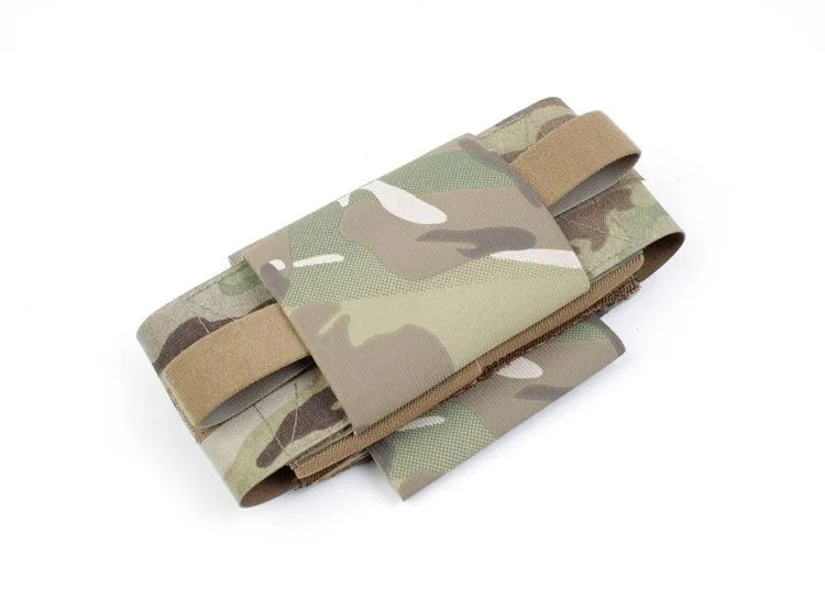 Bolsa táctica MOLLE vista frontal con compartimentos