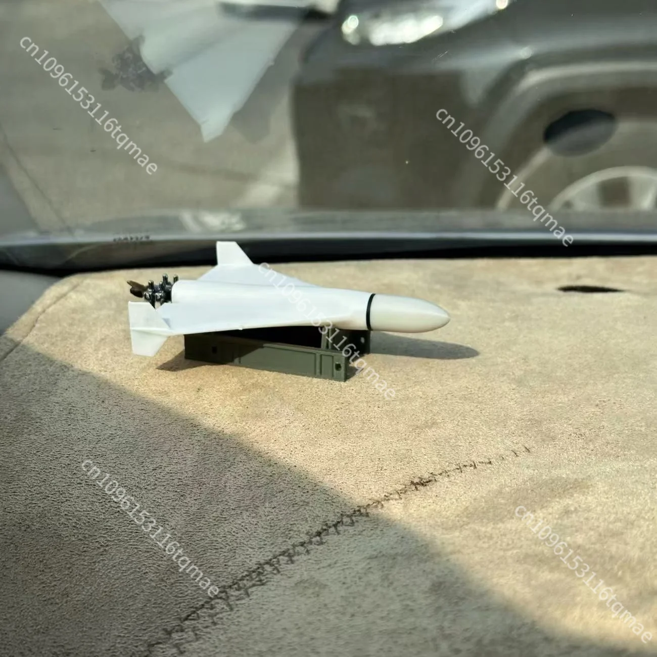 Maqueta decorativa del dron iraní Shahed-136 impresa en 3D - imagen 5