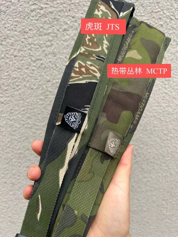 Correa modular ajustable para rifle en uso