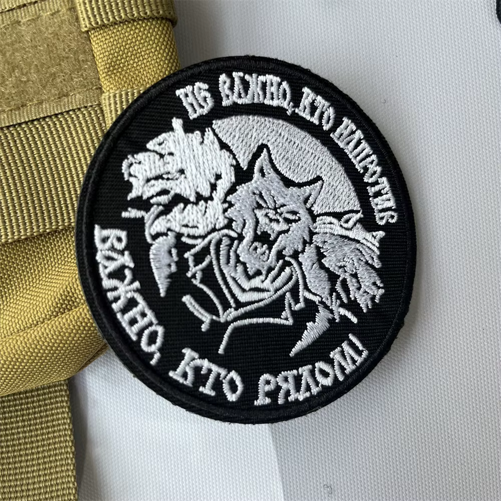 Parche táctico bordado hacha y Lobo – Compatible sistema MOLLE - imagen 4
