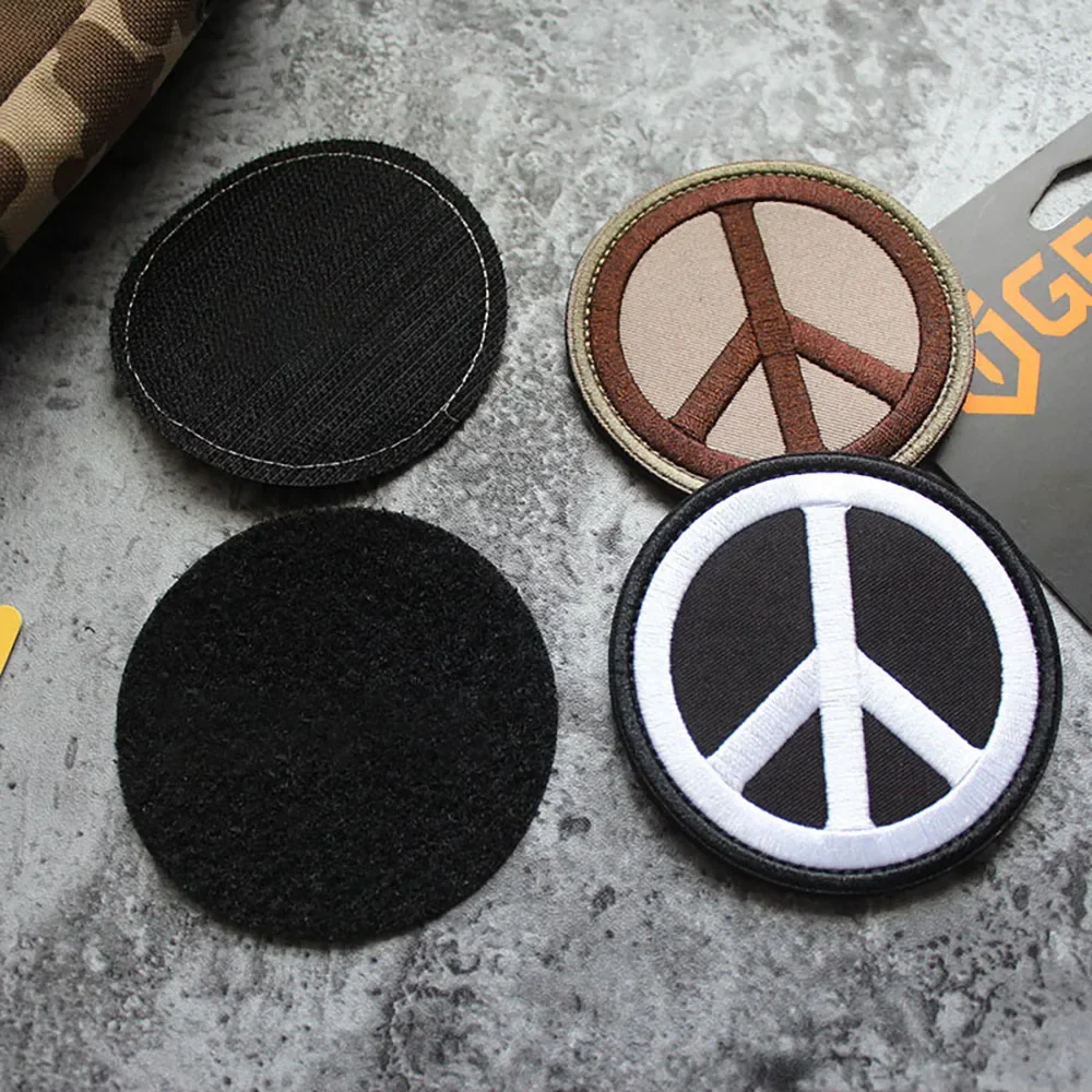 Parche moral bordado símbolo paz – Táctico velcro para mochila - imagen 3