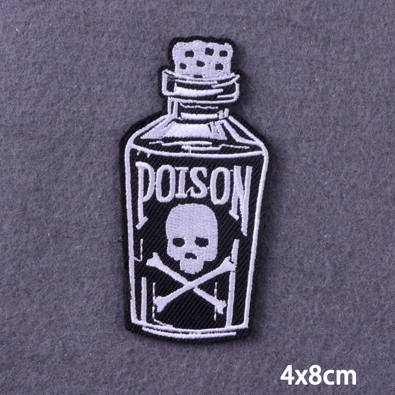 Parche bordado termoadhesivo calavera punk – Táctico para planchar - imagen 3