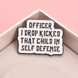 Broche de esmalte frase defensa personal estilo cinético crítico
