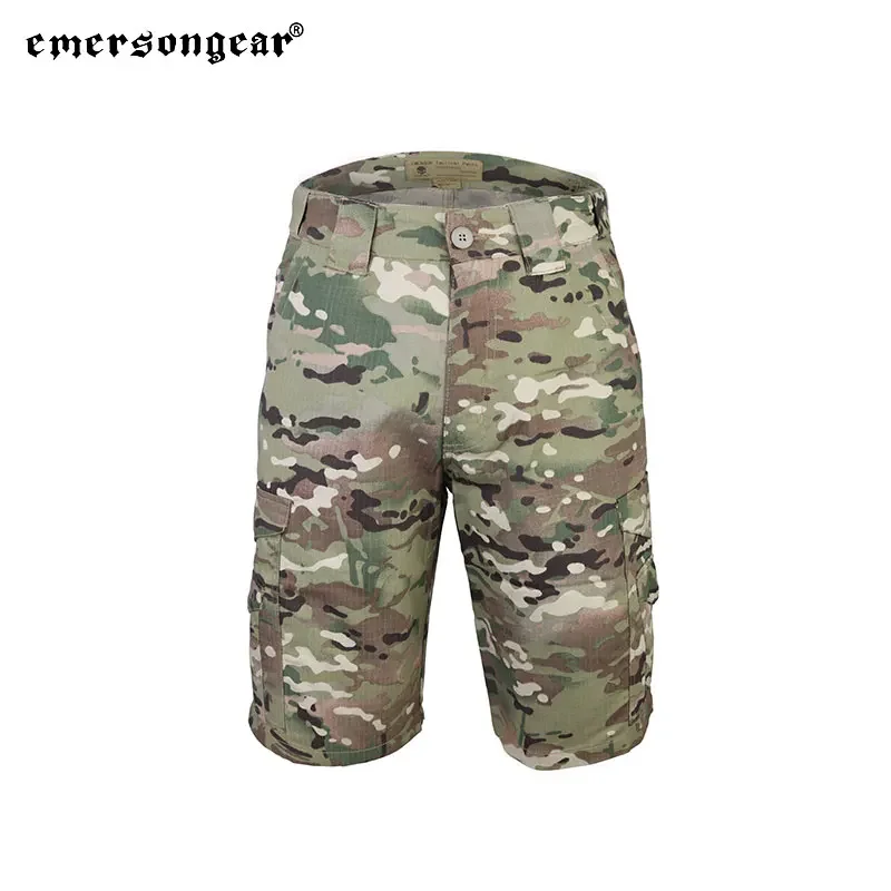 Pantalones cortos tácticos Emersongear en uso urbano