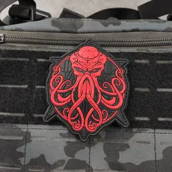 Parche 3D Cthulhu con efecto glow – PVC para mochilas y equipamiento