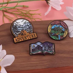 Broche de esmalte natural con escenas al aire libre para aventureros