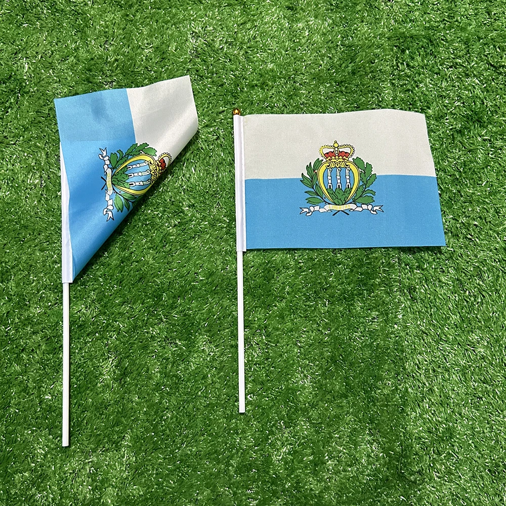 Bandera de mano San Marino con asta plástica para deporte y decoración