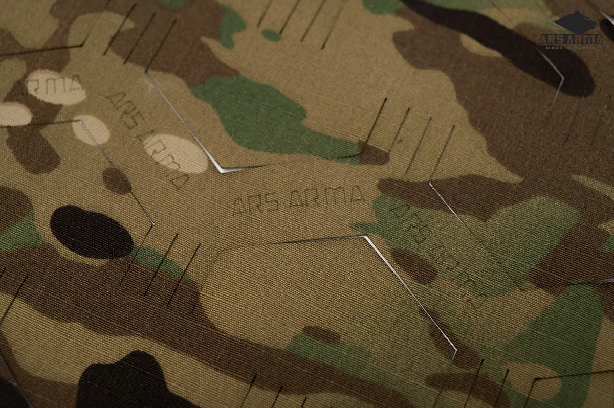 Camuflaje sobre el casco en uso